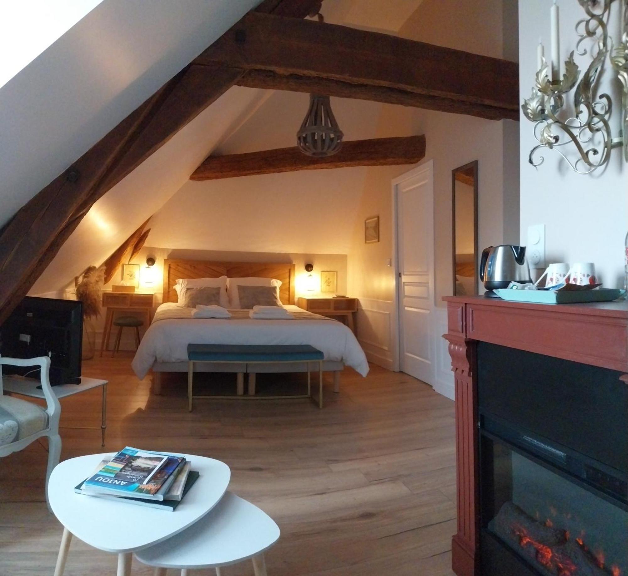 Le Griffon 1855 Hotel Saint-Laurent-Des-Autels Eksteriør billede