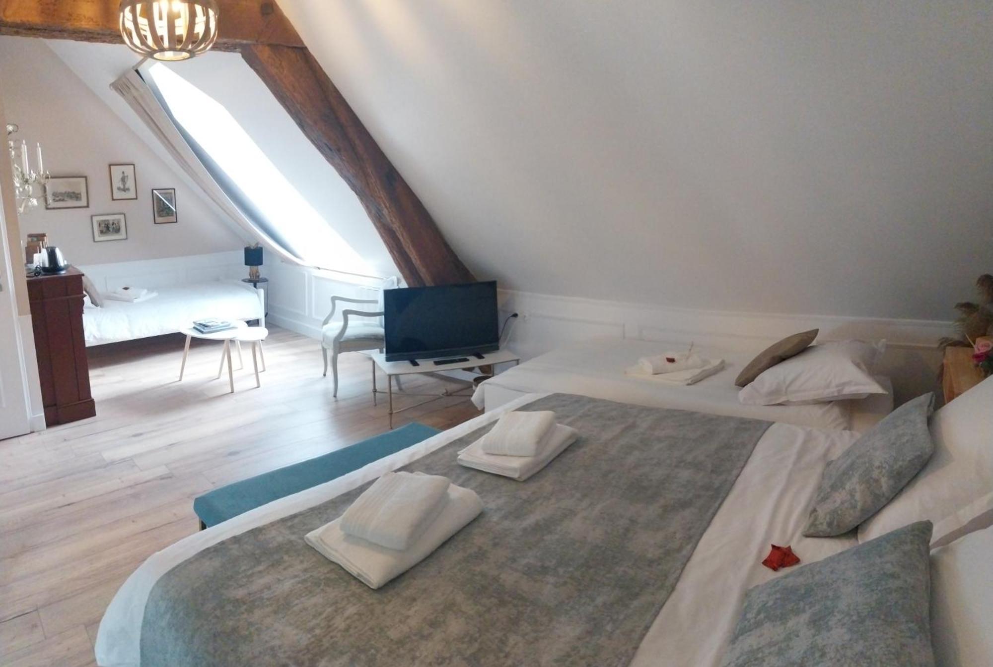 Le Griffon 1855 Hotel Saint-Laurent-Des-Autels Eksteriør billede