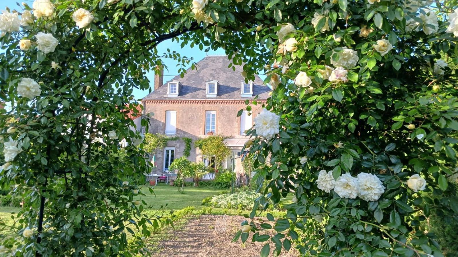 Le Griffon 1855 Hotel Saint-Laurent-Des-Autels Eksteriør billede